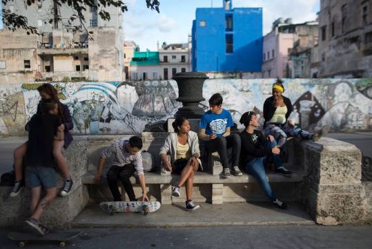 Foto: Adolescentes en Cuba / Reuters