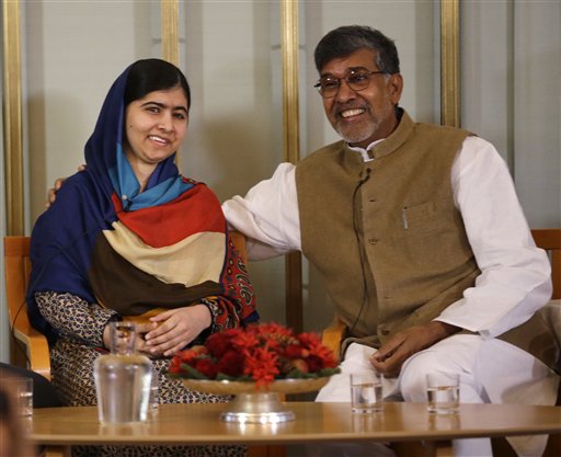 Foto: Los ganadores del Premio Nobel de la paz Malala Yousafzai, de Pakistán, y Kailash Satyarthi, de la India, en una conferencia de prensa en Oslo, Noruega, el 9 de diciembre del 2014. / AP 