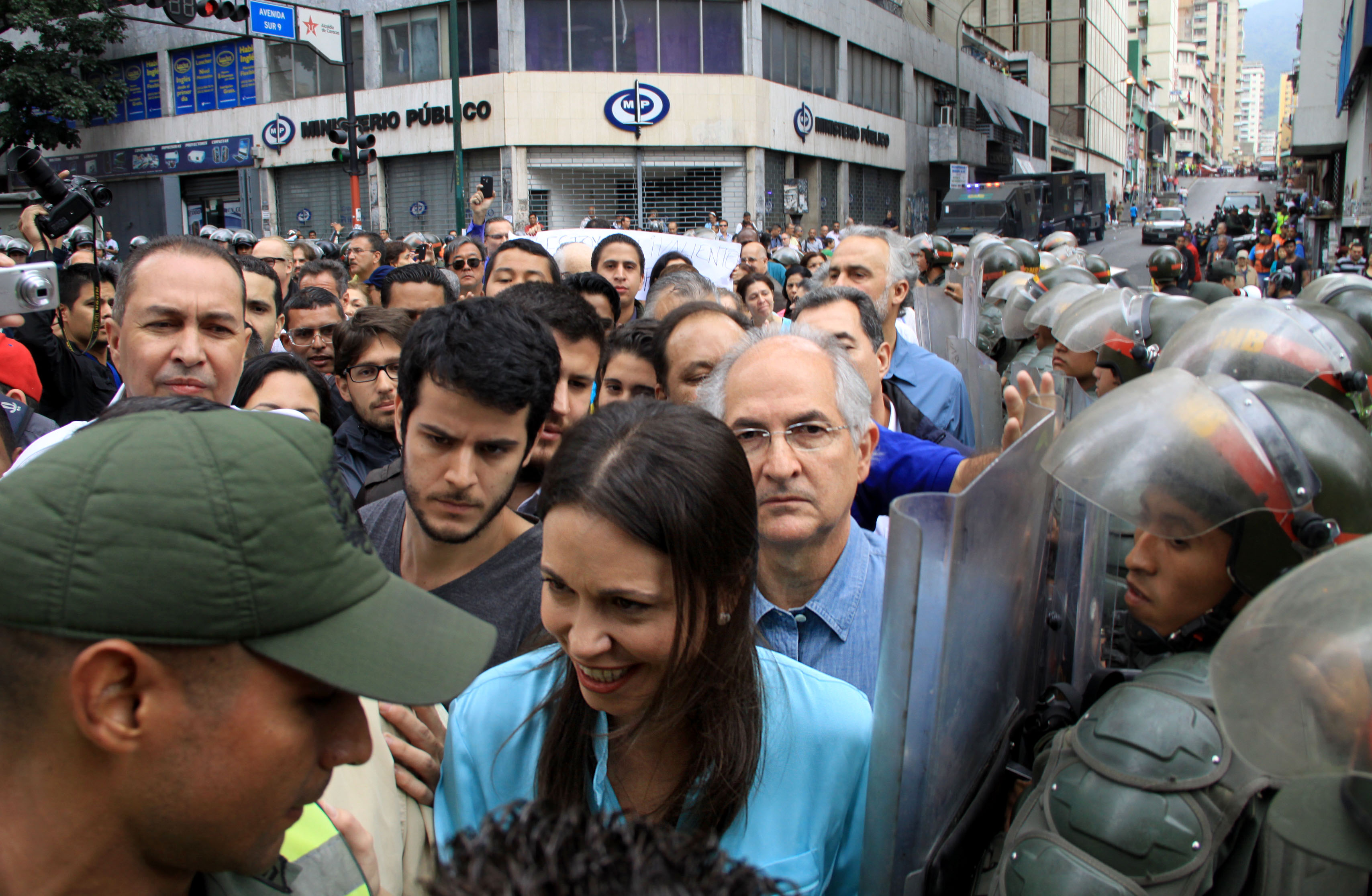 Ledezma: Estamos viviendo un capítulo más de la cadena de agravios y acosos