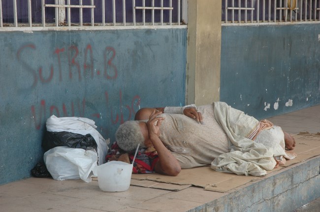 Indigentes, ciudadanos invisibles ante los ojos de la sociedad guayanesa