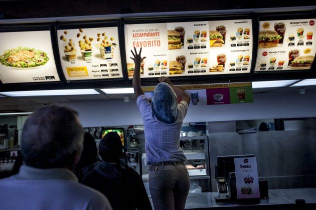 LOS MCDONALD'S DE VENEZUELA, SIN PAPAS FRITAS, SE REORIENTA HACIA LA YUCA