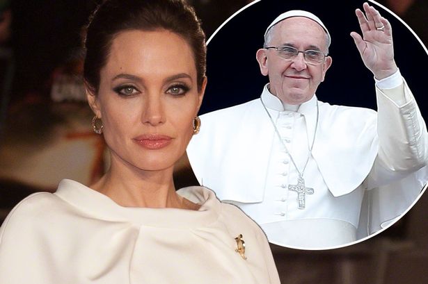 Foto: Angelina Jolie conoce a FRancisco / mirror.co.uk