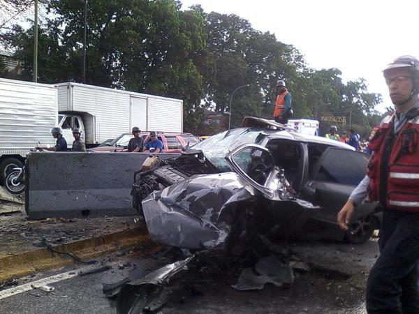 Accidente a la altura de Macaracuay (Fotos)