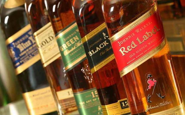 Control de cambios perjudica ventas del fabricante de Johnnie Walker