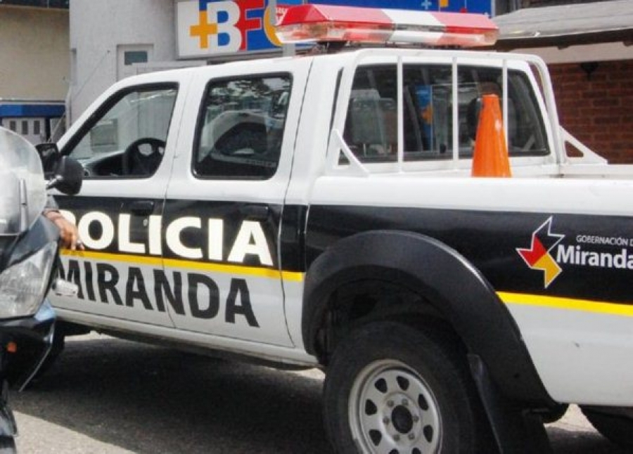 Lanzan granada en la sede de PoliMiranda en La Urbina