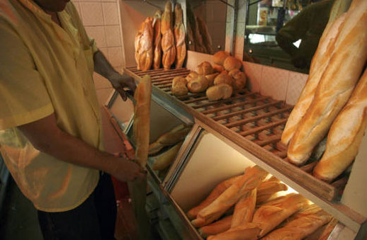 Se necesitan 120.000 toneladas de harina de trigo para que se acaben las colas por pan