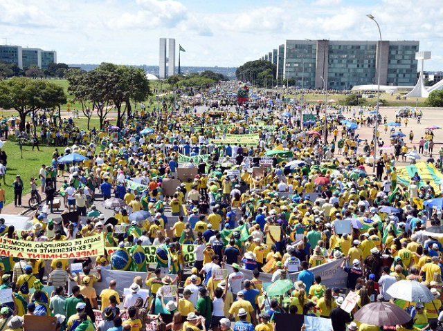 Manifestación llega all Congreso de Brasil / Foto Veja