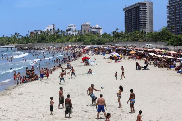 Foto: Recorrido por playa los Ángeles en el Edo. Vargas / AVN