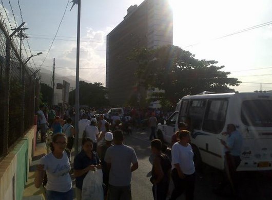 Restablecido paso en Naiguatá después de protesta