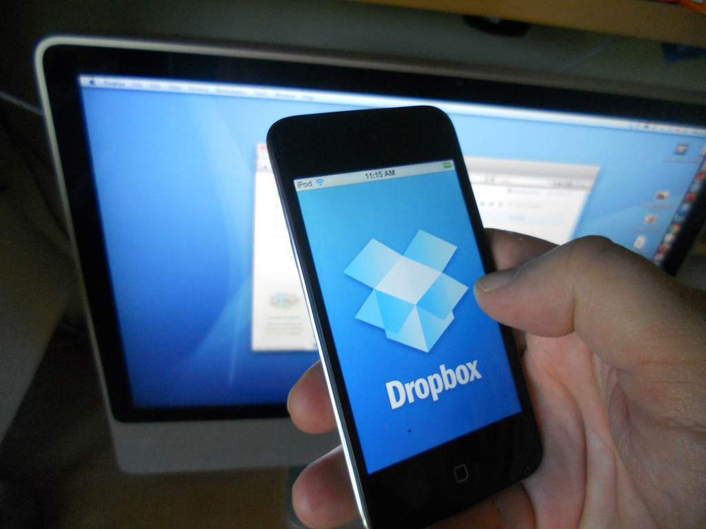 Ahora Dropbox permite insertar comentarios