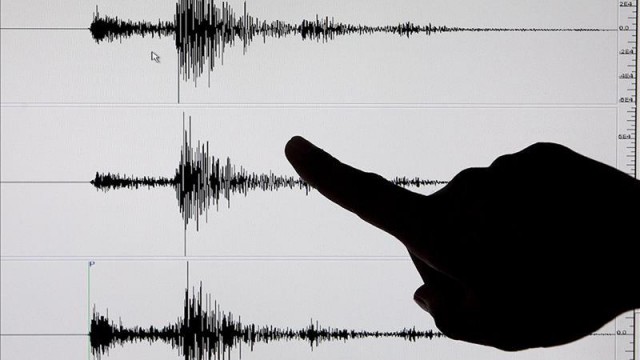 Fuerte sismo en Indonesia causa daños en inmuebles