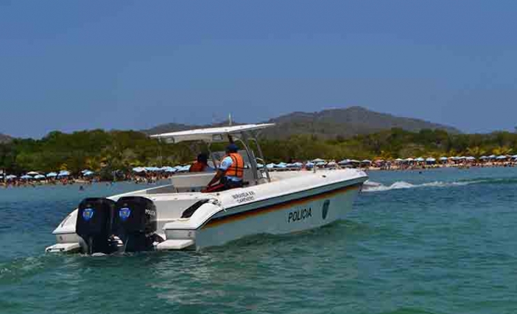 Rescatan a niño que estaba a punto de ahogarse en playa La Cangrejera