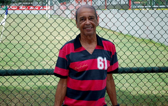 Carlinhos, ídolo del futbol brasileño muere a los 77 años