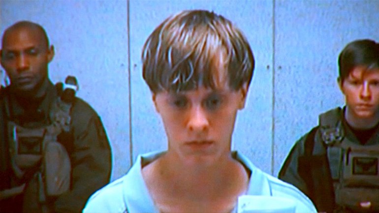 Dylann Roof intentó suicidarse tras tiroteo, pero se quedó sin balas