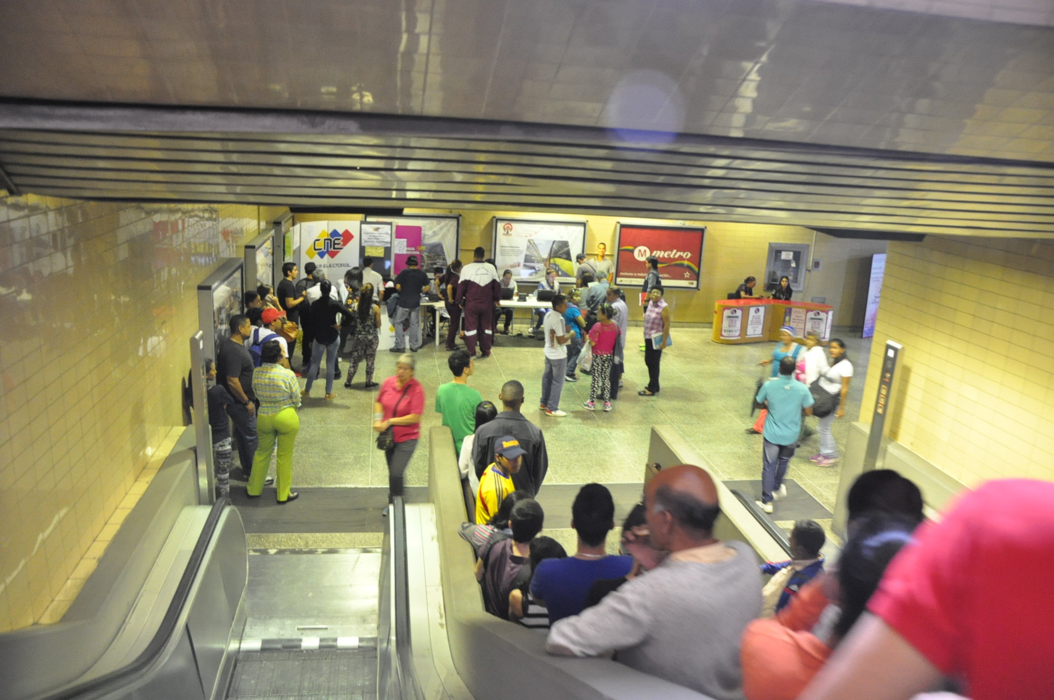 Así están los puntos para inscribirse en el Registro Electoral en Caracas (Fotos)