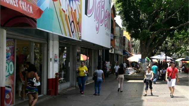 Turistas afirman que hasta el agua potable está costosa en Margarita