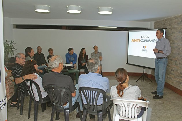 foto concejal alfredo jimeno encuentro de seguridad 2