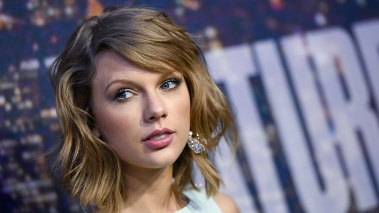 Taylor Swift donó 50 mil dólares a una pequeña con leucemia (Video)