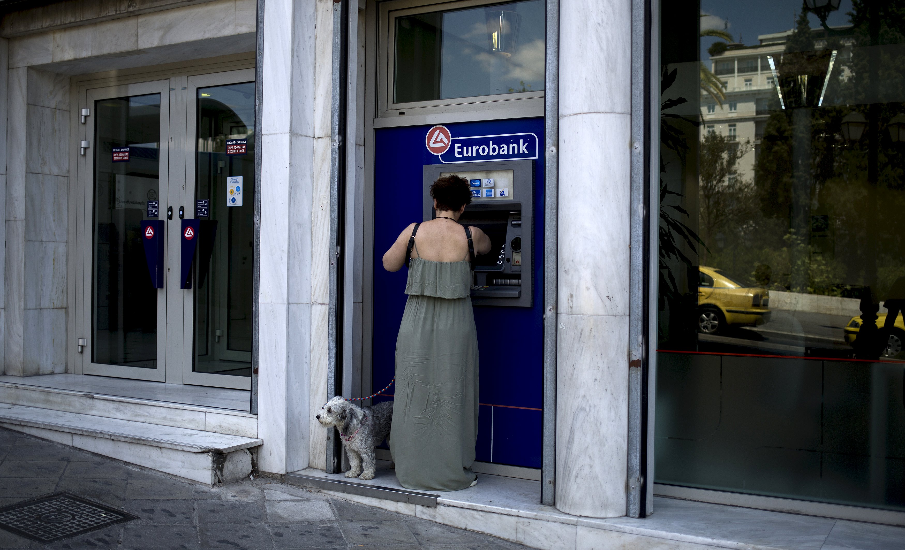 Евробанк. Ноэль евробанк. Eurobank Greece. Eurobank Greece Банкомат фото. Агент евробанка.