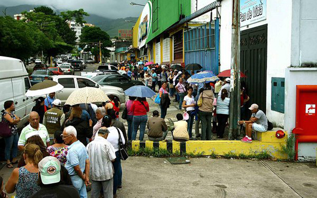 Así empezaron la semana los tachirenses  (Fotos+colas)