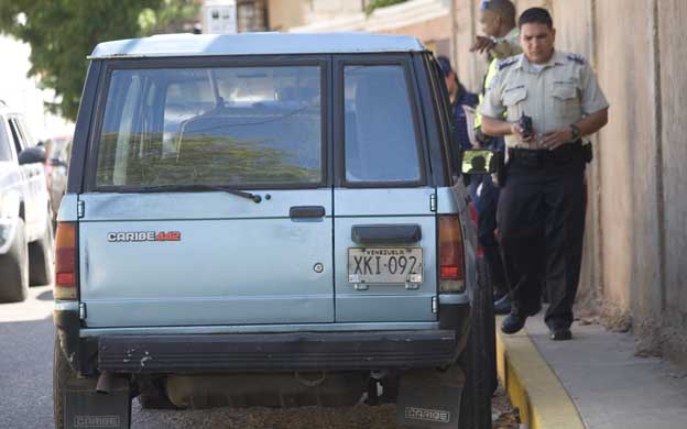 Saquearon su casa y violaron a su hija delante de su familia en el Zulia