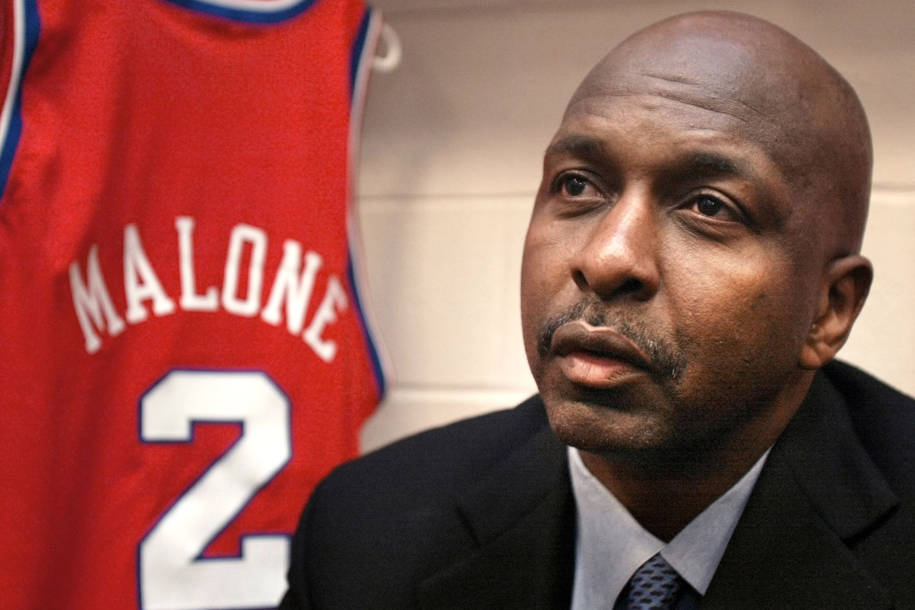 Murió Moses Malone de un ataque al corazón mientras dormía