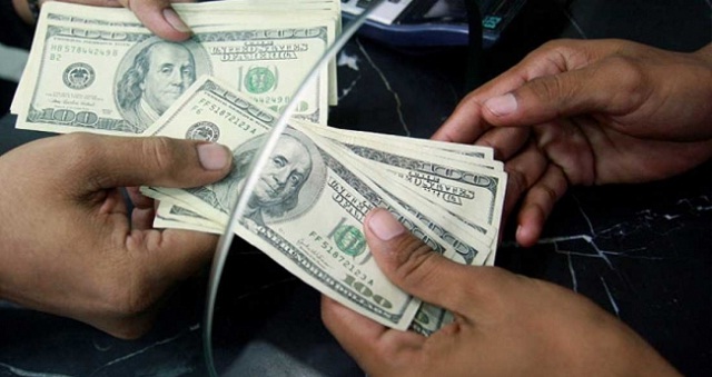 Dólar flotante ha frenado el avance del mercado paralelo, según agentes económicos