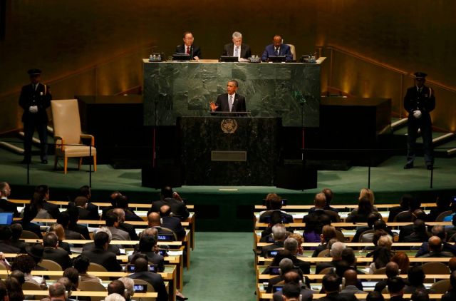 U.S. President Barack Obama addresses attendees during the 70th session of the United Nations General Assembly at the U.N. Headquarters in New York, September 28, 2015. REUTERS/Mike Segar