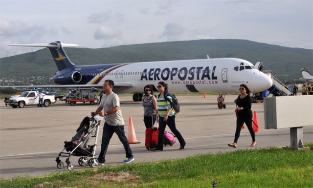 (foto avión Aeropostal)