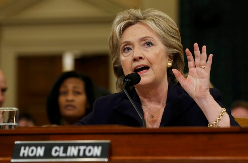 Hillary Clinton al Congreso: La diplomacia implica riesgos inevitables