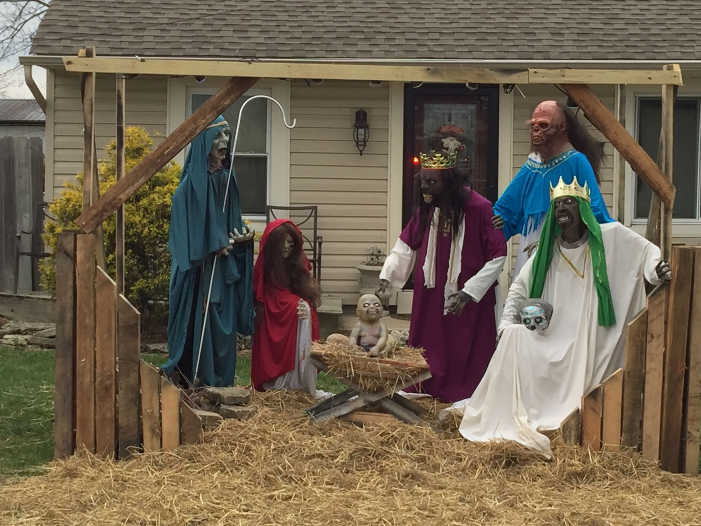 Reaparece el nacimiento zombie de Ohio (foto)