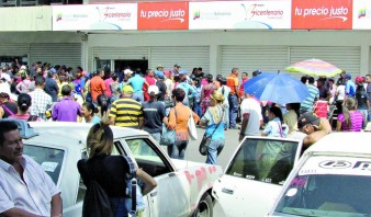 Venta de pollo generó alboroto en Bicentenario de Puerto La Cruz