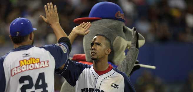 Candelario, Cabrera y “Cafecito” acabaron con Caribes en el Universitario