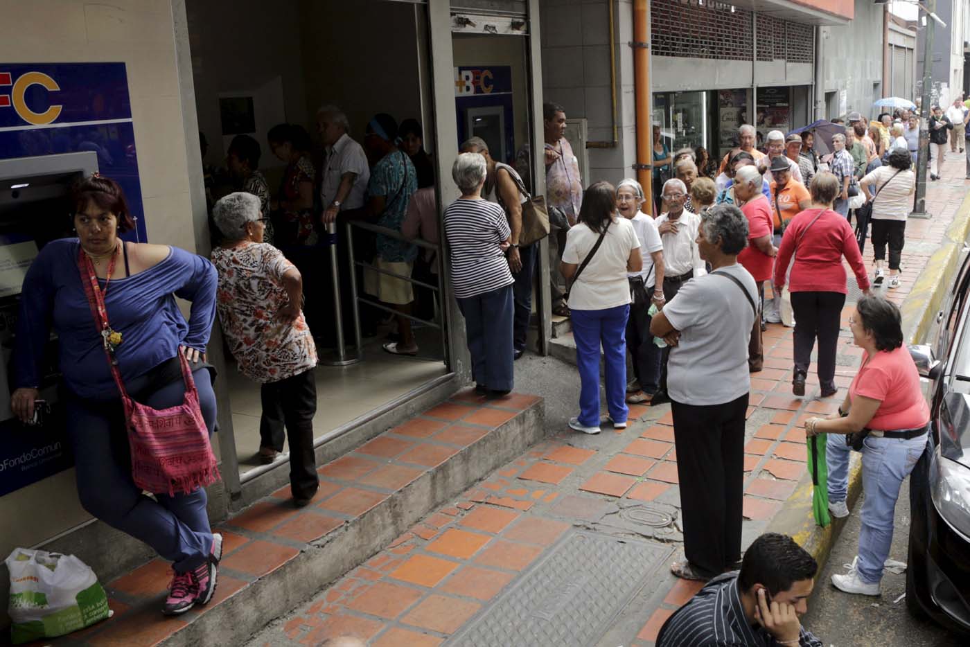 Unos 3.000 pensionados fueron sacados de nómina porque el CNE los dio por muertos