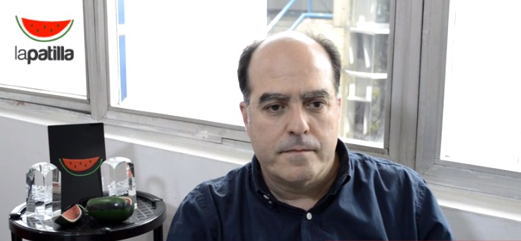 Julio Borges: El Gobierno quiere continuar manipulando al pueblo a través de las viviendas (Video)