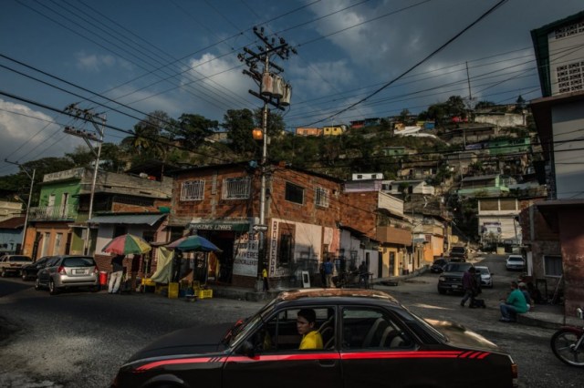 Una esquina en el trayecto entre Barquisimeto y Mérida, Venezuela.  Foto: Meridith Kohut para The New York Times