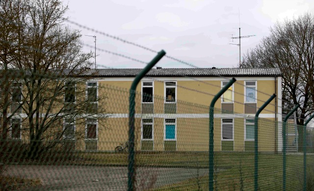 Casas de un centro de refugiados de registro expulsión se representan en Manching cerca de Ingolstadt, Alemania, 16 de febrero de 2016. Imagen tomada el 16 de febrero de 2016. REUTERS / Michaela Rehle