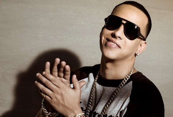 Daddy Yankee sale en defensa de Nacho, tras lo ocurrido con su pasaporte venezolano