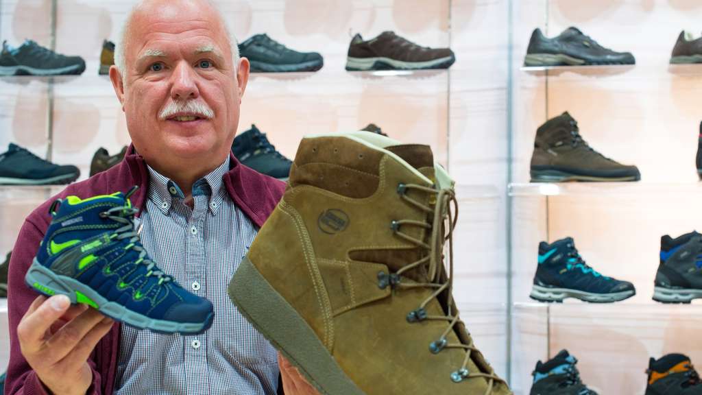 Los zapatos más grandes del outlet mundo