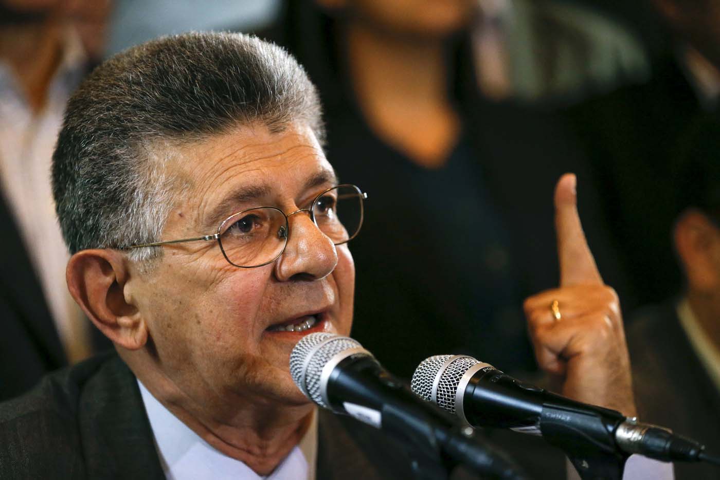 Ramos Allup: Miraflores le ordenó a Tibisay entregar las planillas