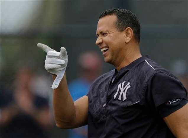 El jugador de los Yanquis, Alex Rodríguez, sonríe en una práctica de bateo el sábado, 19 de marzo de 2016, en Tampa, Florida. (AP Photo/Chris O'Meara)