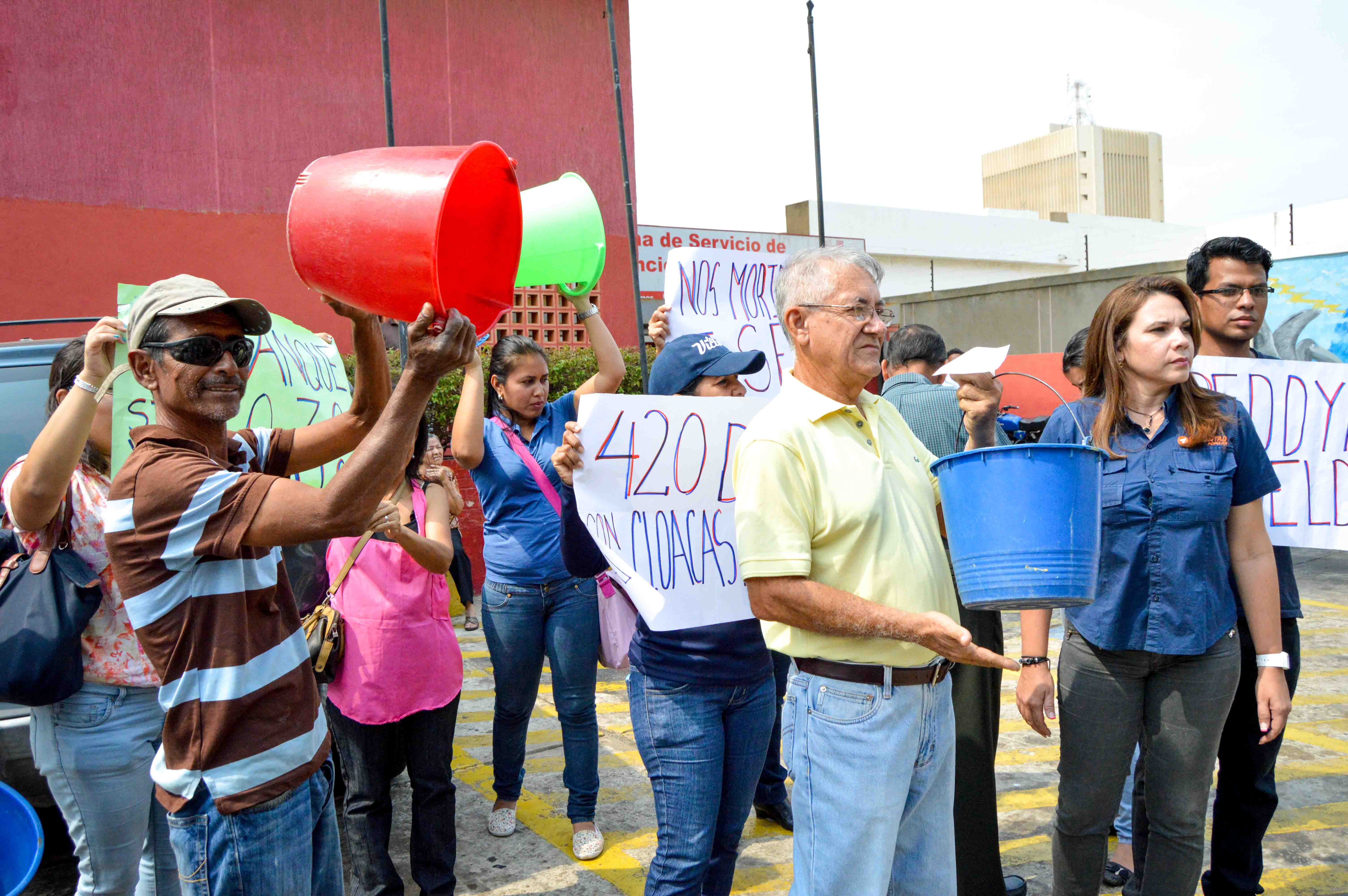 Habitantes del oeste de Maracaibo rechazan incremento de racionamiento de agua potable