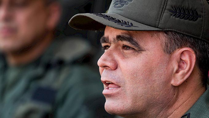 Vladimir Padrino López pide a los militares confiar en plan económico de Maduro