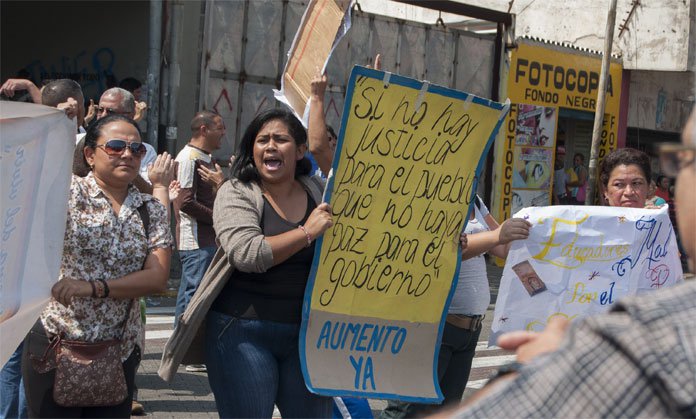 Larenses protestan ante la falta de atención del Gobierno