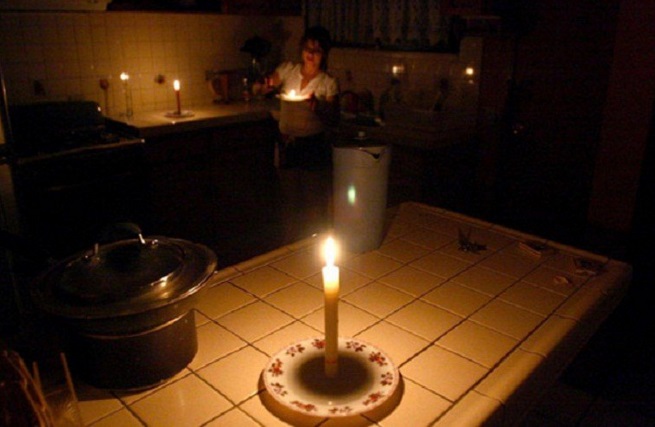 La urbanización Cumbres de Curumo en Caracas lleva más de 8 horas sin luz