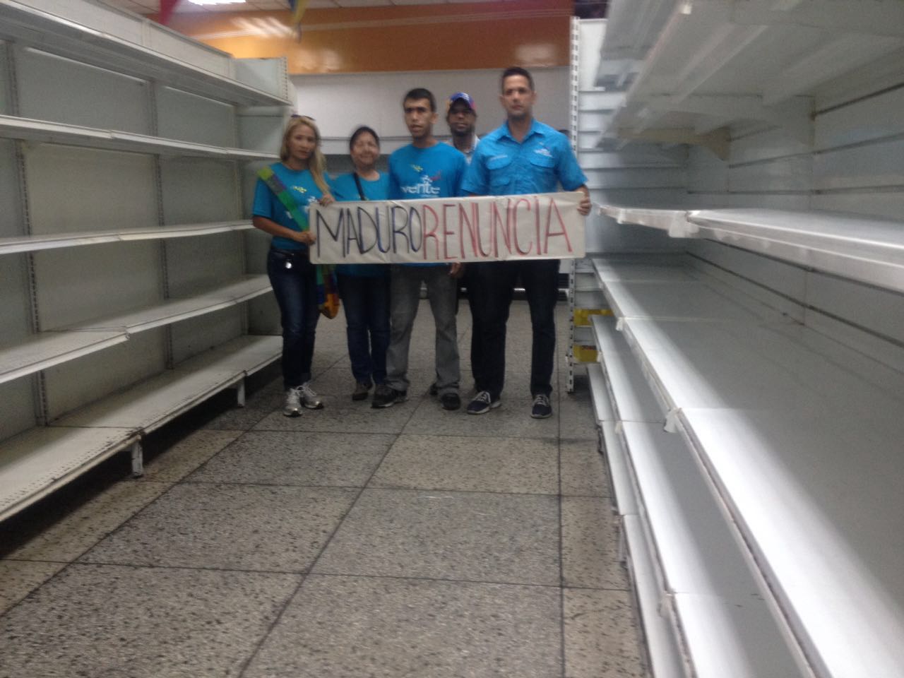 “De las colas pasamos al hambre, ya no hay nada que comprar” (Fotos)