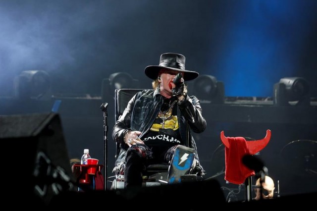 AC/DC inició su gira europea con la voz de Axl Rose