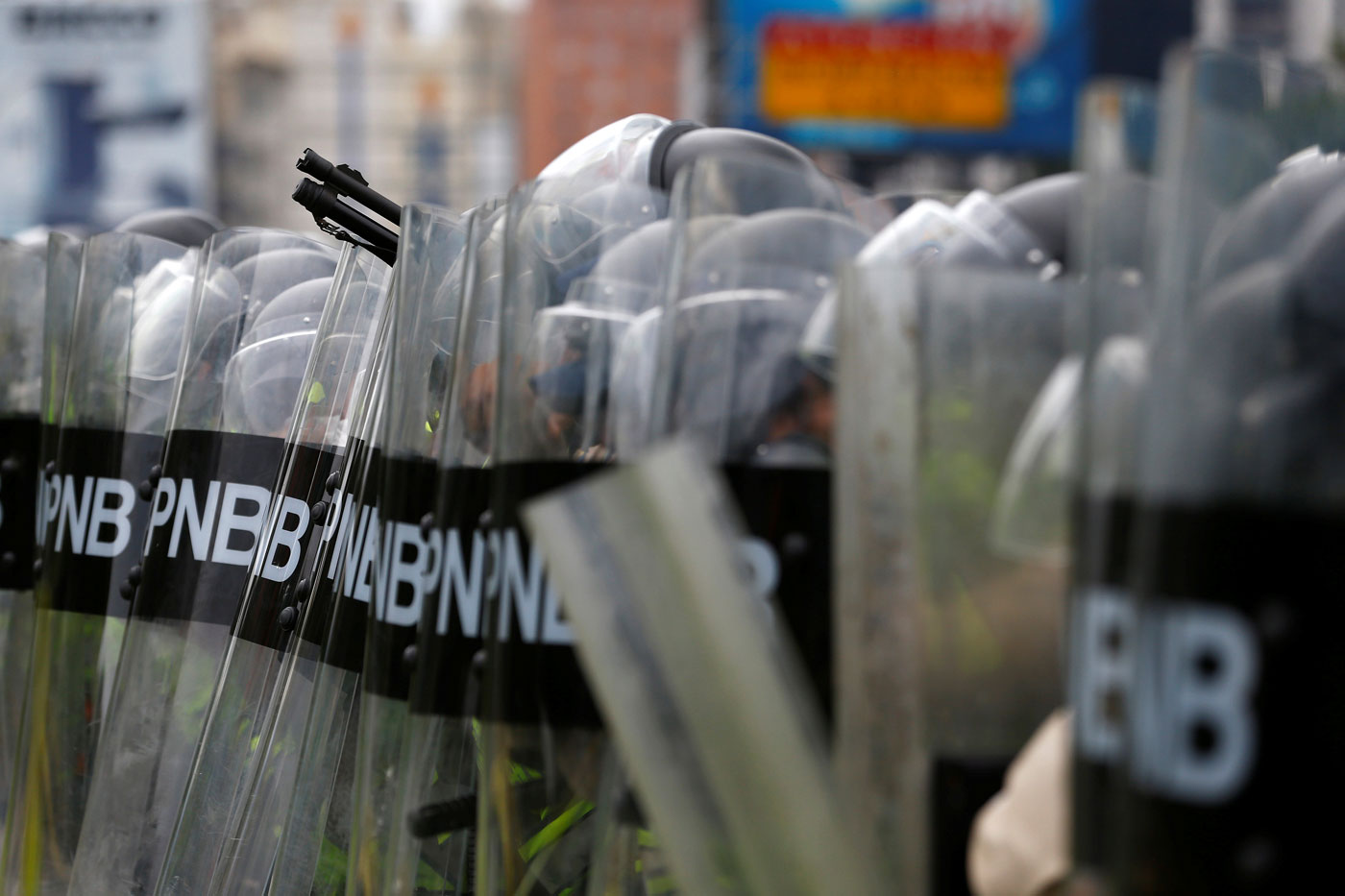 Tres venezolanos murieron baleados en una semana durante protestas por comida