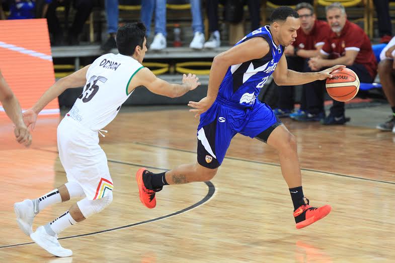 Venezuela fulmina a Bolivia en su tercer triunfo en Sudamericano de Baloncesto