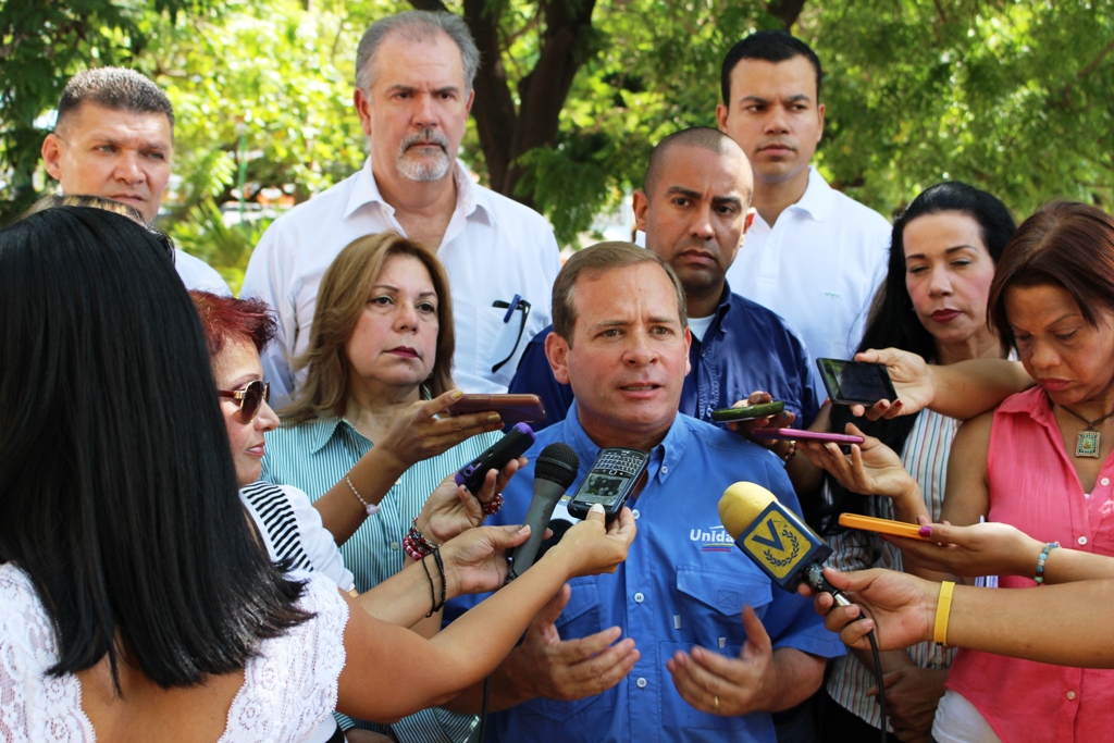 Guanipa: Maduro decreta la muerte de pacientes al no aceptar ayuda humanitaria